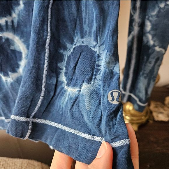 5 held- Rare VITASEA Lululemon Promenade long sleeve T shirts hip length - Picture 6 of 13